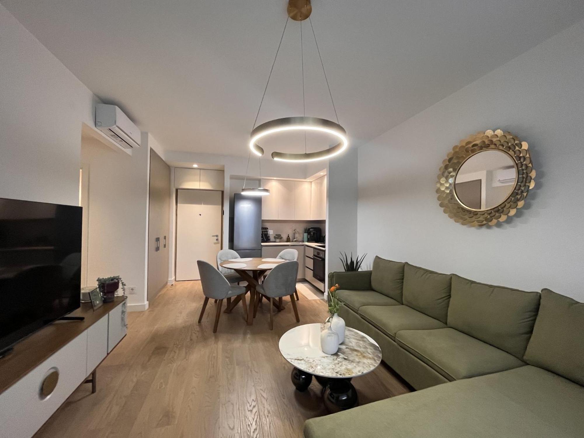 Zigzag Waterfront Apartment